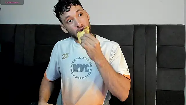 alejandro  2 online show from 04/17/26, 01:41