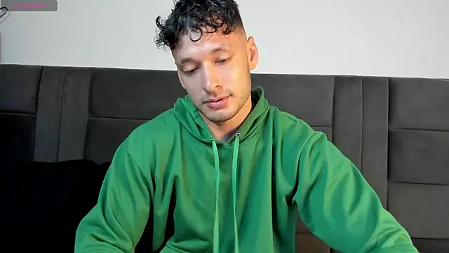 alejandro  2 online show from 06/04/26, 01:39