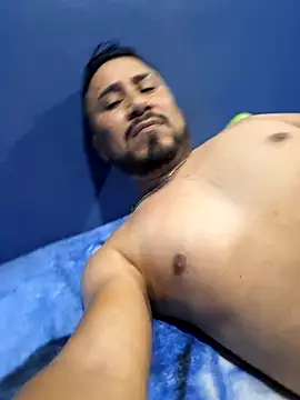 Eumanzor online show from 11/25/25, 01:16