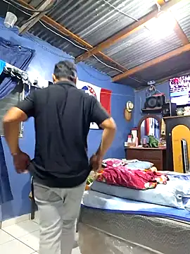 Eumanzor online show from 02/03/26, 01:59