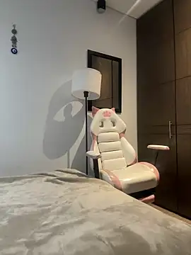 oriana zoeee online show from 12/12/24, 10:42