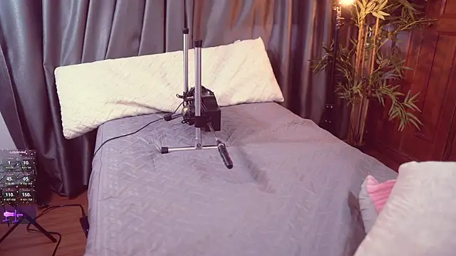 Snapshot of Lucy_fit chatting on 09/12/25, 11:10 Lucy fit online show from 09/12/25, 11:10