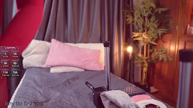 Snapshot of Lucy_fit chatting on 09/24/25, 10:07 Lucy fit online show from 09/24/25, 10:07