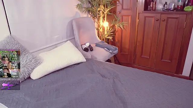 Snapshot of Lucy_fit chatting on 10/27/25, 10:19 Lucy fit online show from 10/27/25, 10:19