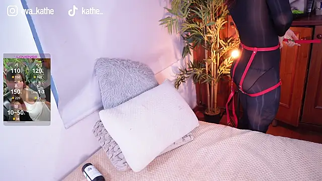 Snapshot of Lucy_fit chatting on 11/08/25, 11:10 Lucy fit online show from 11/08/25, 11:10