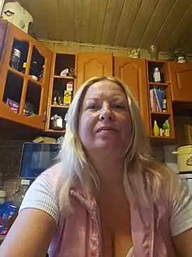 Arina smiles online show from 07/04/26, 02:12
