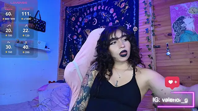 Snapshot of valenor_ chatting on 10/24/25, 02:08 valenor online show from 10/24/25, 02:08