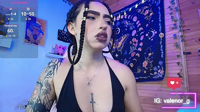 Snapshot of valenor_ chatting on 11/14/25, 02:10 valenor online show from 11/14/25, 02:10