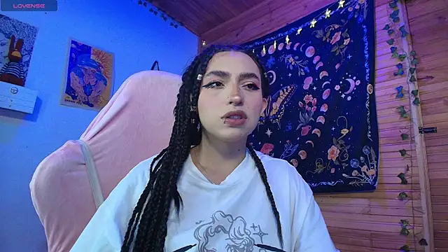 Snapshot of valenor_ chatting on 11/19/25, 02:55 valenor online show from 11/19/25, 02:55