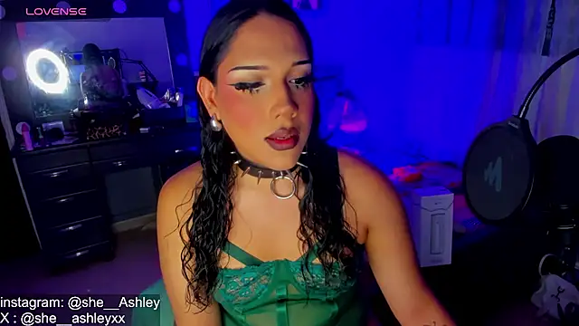 Snapshot of SWEET_ALICEXX chatting on 10/18/25, 07:03 SWEET ALICEXX online show from 10/18/25, 07:03