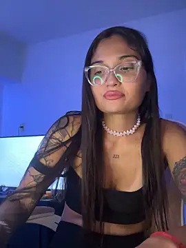 Snapshot of LunaXuan chatting on 01/16/25, 04:28 LunaXuan online show from 01/16/25, 04:28