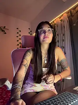 Snapshot of LunaXuan chatting on 03/16/25, 12:12 LunaXuan online show from 03/16/25, 12:12