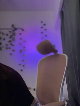 Snapshot of LunaXuan chatting on 09/11/25, 10:54 LunaXuan online show from 09/11/25, 10:54