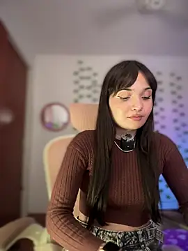 Snapshot of LunaXuan chatting on 10/26/25, 03:34 LunaXuan online show from 10/26/25, 03:34