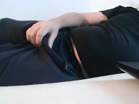 ScalicHat69 online show from 11/17/25, 07:25