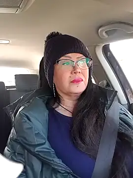 Snapshot of x__KHALEESI__x chatting on 01/14/25, 08:52 x KHALEESI x online show from 01/14/25, 08:52