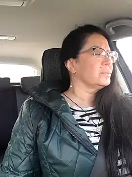 Snapshot of x__KHALEESI__x chatting on 02/21/25, 07:34 x KHALEESI x online show from 02/21/25, 07:34