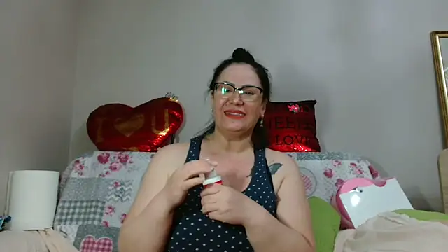 Snapshot of x__KHALEESI__x chatting on 02/28/25, 05:15 x KHALEESI x online show from 02/28/25, 05:15