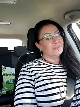 Snapshot of x__KHALEESI__x chatting on 03/08/25, 03:13 x KHALEESI x online show from 03/08/25, 03:13