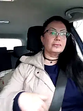 Snapshot of x__KHALEESI__x chatting on 03/17/25, 02:12 x KHALEESI x online show from 03/17/25, 02:12