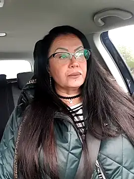 Snapshot of x__KHALEESI__x chatting on 10/03/25, 07:49 x KHALEESI x online show from 10/03/25, 07:49