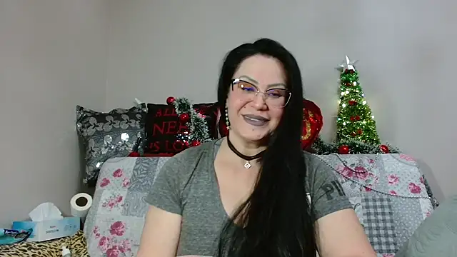 Snapshot of x__KHALEESI__x chatting on 01/14/26, 09:31 x KHALEESI x online show from 01/14/26, 09:31