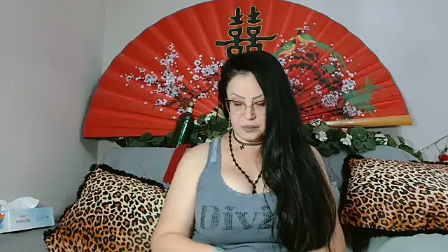 Snapshot of x__KHALEESI__x chatting on 07/25/26, 02:20 x KHALEESI x online show from 07/25/26, 02:20