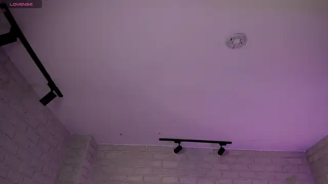NiaHolland online show from 06/29/26, 07:58