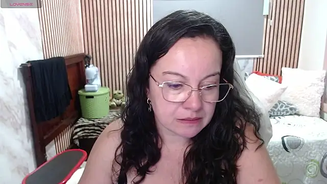 Sonialorens  online show from 05/19/26, 09:32