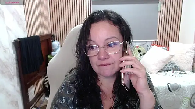 Sonialorens  online show from 05/21/26, 04:03