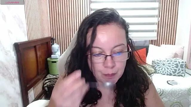 Sonialorens  online show from 06/03/26, 04:56
