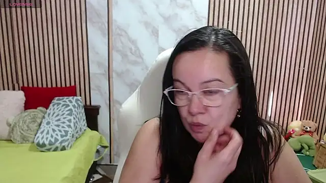 Sonialorens  online show from 07/21/26, 07:49