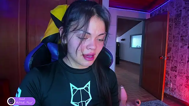 Snapshot of Meli_Pixel chatting on 03/10/25, 07:50 Meli Pixel online show from 03/10/25, 07:50