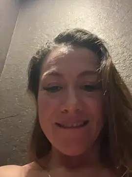 Snapshot of angelitasexy81 chatting on 01/06/25, 06:31 angelitasexy81 online show from 01/06/25, 06:31