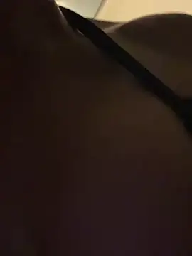 Snapshot of angelitasexy81 chatting on 01/11/25, 05:18 angelitasexy81 online show from 01/11/25, 05:18