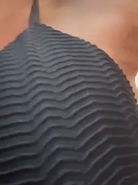 Snapshot of angelitasexy81 chatting on 02/05/25, 03:20 angelitasexy81 online show from 02/05/25, 03:20