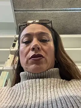 Snapshot of angelitasexy81 chatting on 02/06/25, 02:48 angelitasexy81 online show from 02/06/25, 02:48