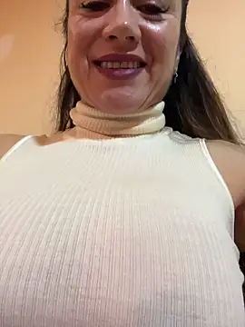 Snapshot of angelitasexy81 chatting on 02/18/25, 11:11 angelitasexy81 online show from 02/18/25, 11:11