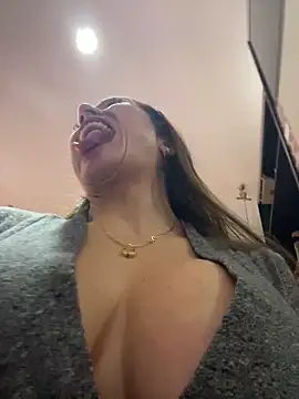 Snapshot of angelitasexy81 chatting on 02/26/25, 06:11 angelitasexy81 online show from 02/26/25, 06:11