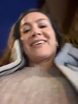 Snapshot of angelitasexy81 chatting on 11/25/25, 05:02 angelitasexy81 online show from 11/25/25, 05:02