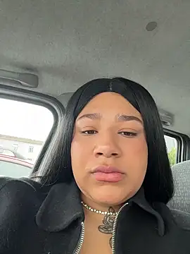 Snapshot of IamSashaLuv chatting on 12/19/25, 01:51 IamSashaLuv online show from 12/19/25, 01:51