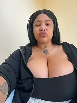 Snapshot of IamSashaLuv chatting on 01/10/26, 12:18 IamSashaLuv online show from 01/10/26, 12:18