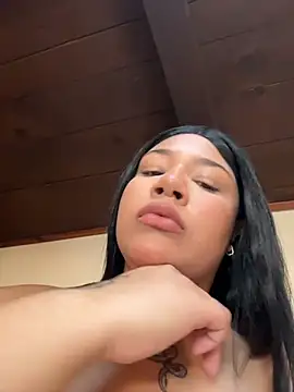 Snapshot of IamSashaLuv chatting on 02/19/26, 04:03 IamSashaLuv online show from 02/19/26, 04:03