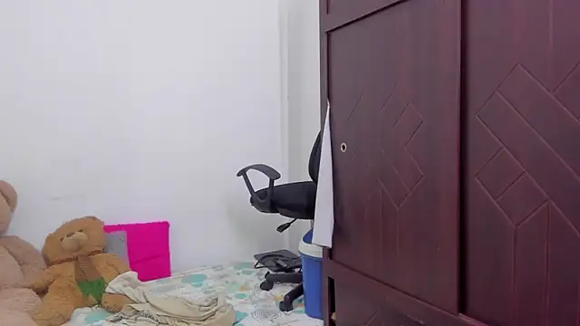 Emma lean online show from 10/28/25, 11:58