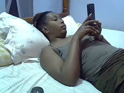 queennisha2 online show from 04/10/26, 08:30