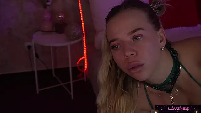 Snapshot of Sexy_Ira chatting on 02/04/25, 12:11 Sexy Ira online show from 02/04/25, 12:11