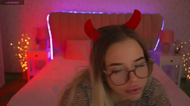 Snapshot of Sexy_Ira chatting on 02/09/25, 10:09 Sexy Ira online show from 02/09/25, 10:09