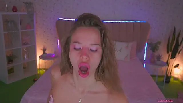 Sexy Ira online show from 04/12/26, 06:51