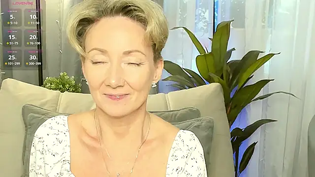 AkexandraFix online show from 09/29/25, 12:54