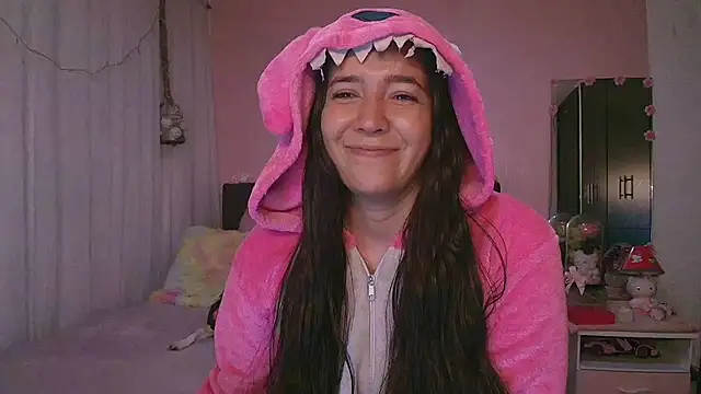 Snapshot of Foxy_Megan chatting on 11/27/25, 08:44 Foxy Megan online show from 11/27/25, 08:44